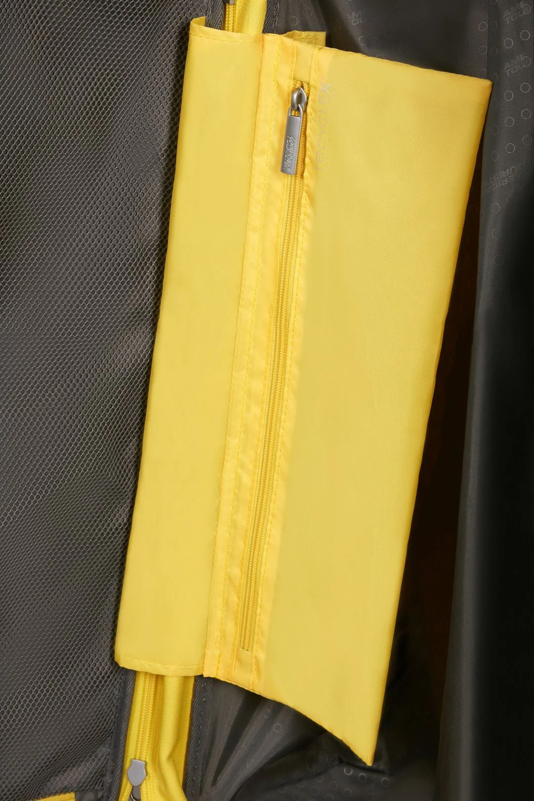 AMERICAN TOURISTER MALETA MEDIANA EXTENSIBLE STARVIBE 67cm - Image 55