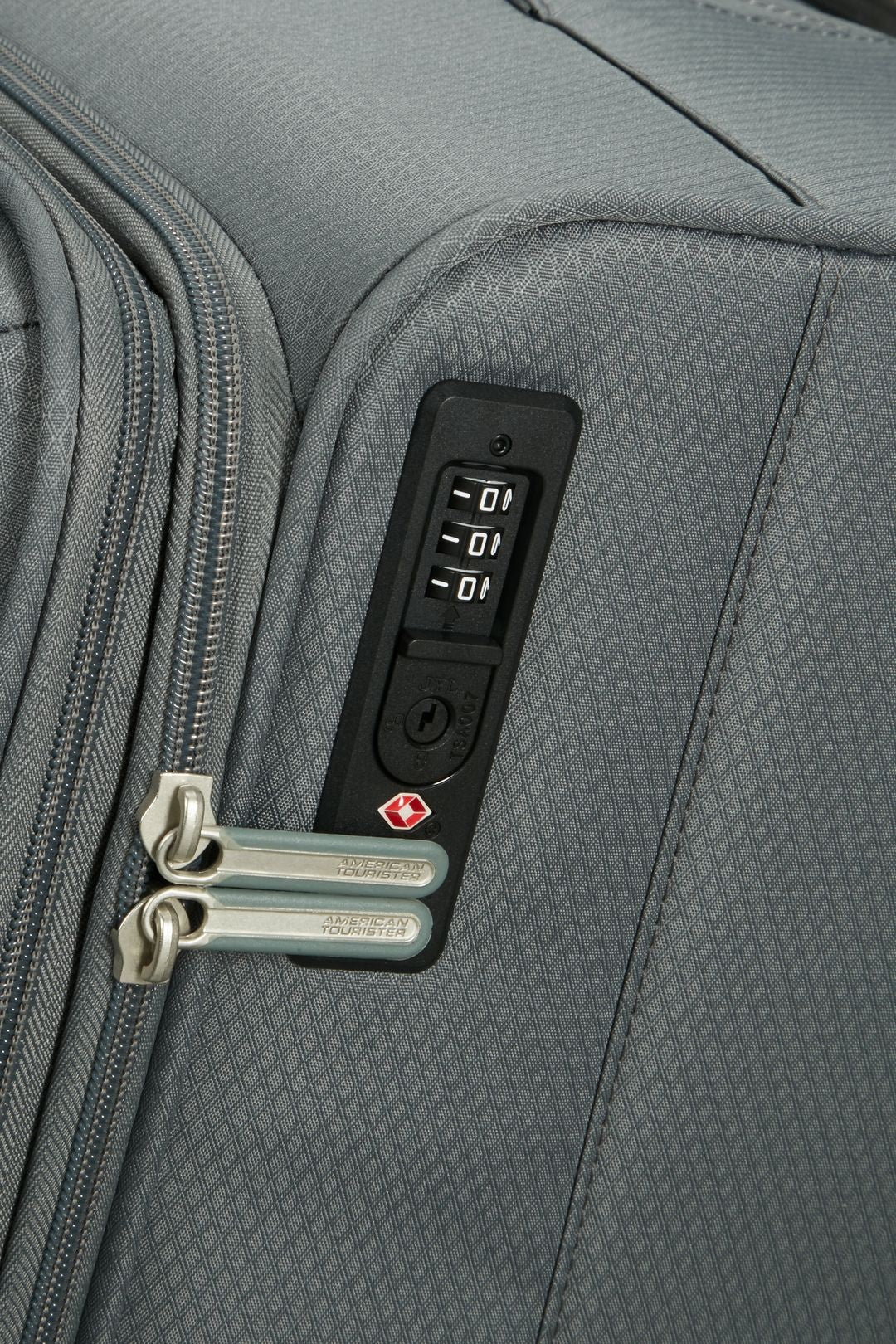 AMERICAN TOURISTER TROLLEY MEDIANO EXTENSIBLE AEROSPIN 69CM - Image 34
