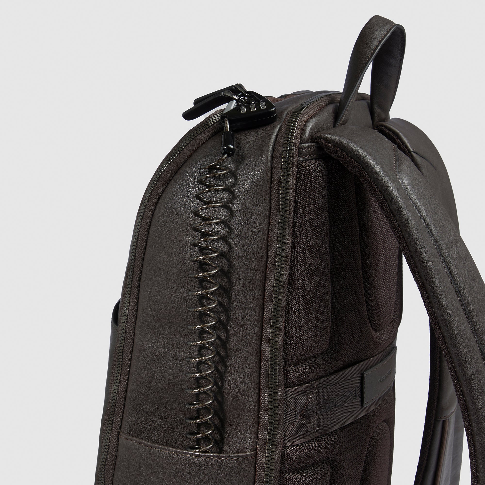 PIQUADRO MOCHILA PARA PORTÁTIL 15´6" BLACK SQUARE - Image 15
