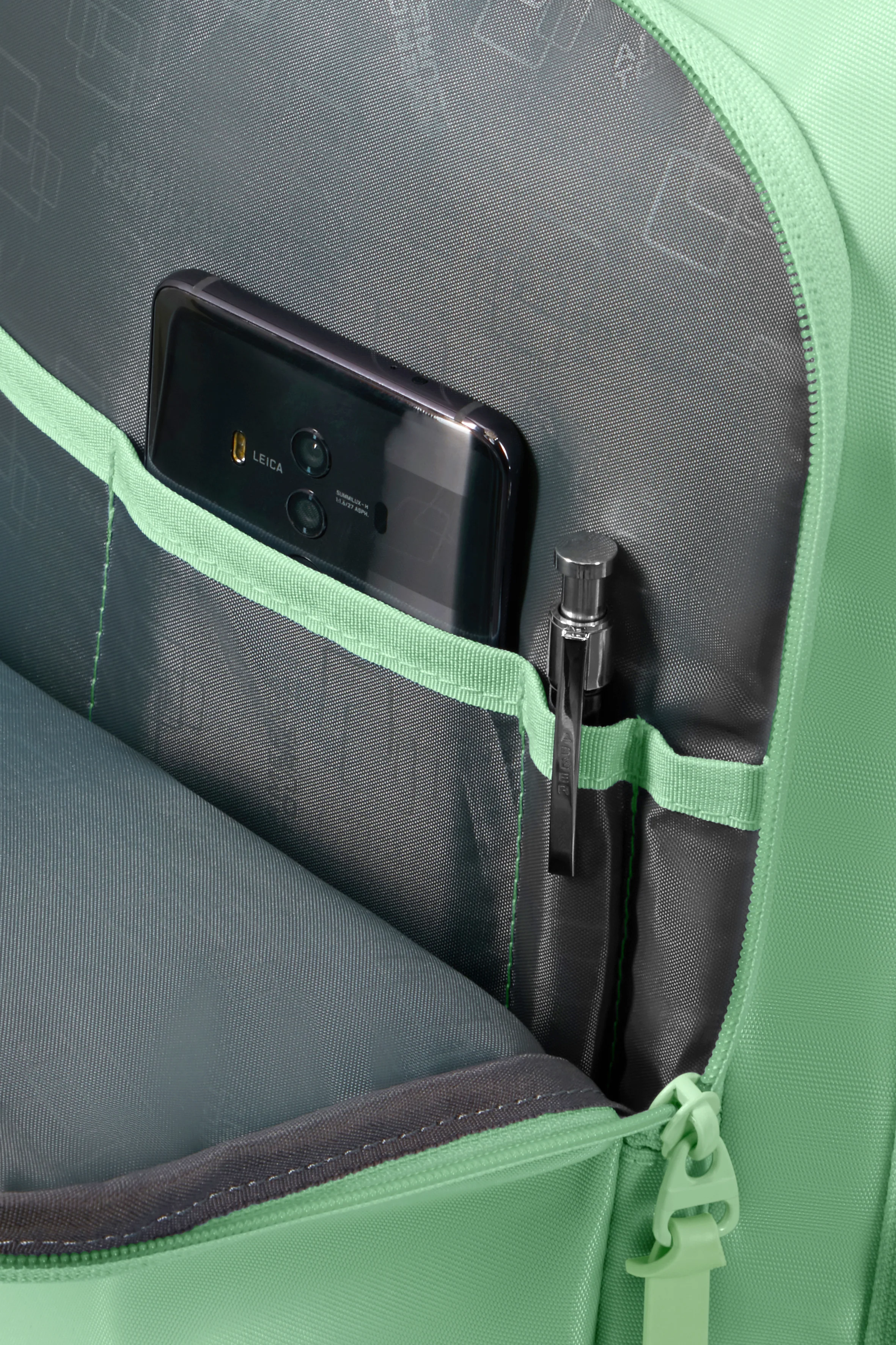 Pack Maleta mediana SoundBox + Mochila Take2cabin de American Tourister - Verde pastel - Image 20