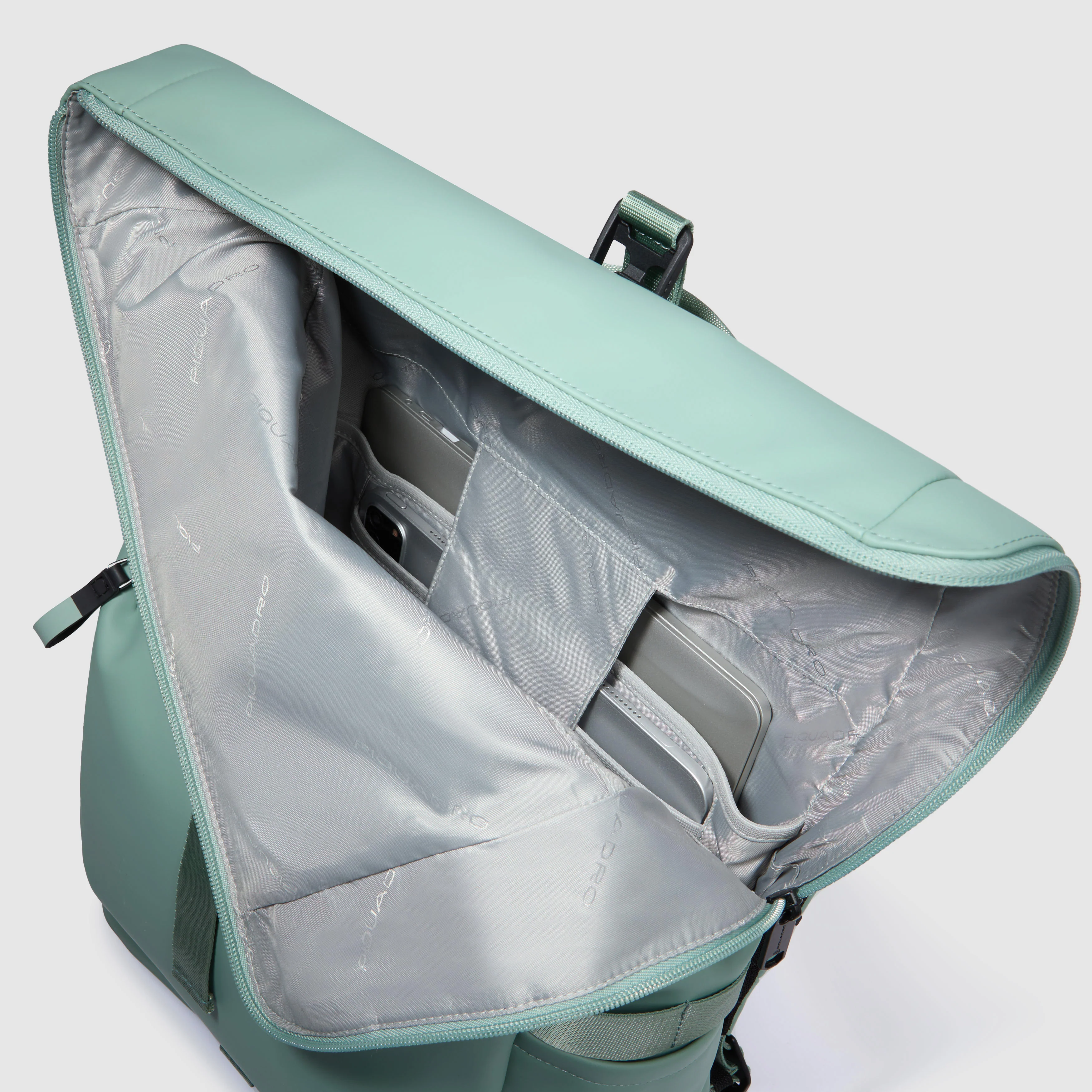 PIQUADRO MOCHILA ENROLLABLE PARA PORTÁTIL DE 15,6" CORNER 2.0 - Image 37
